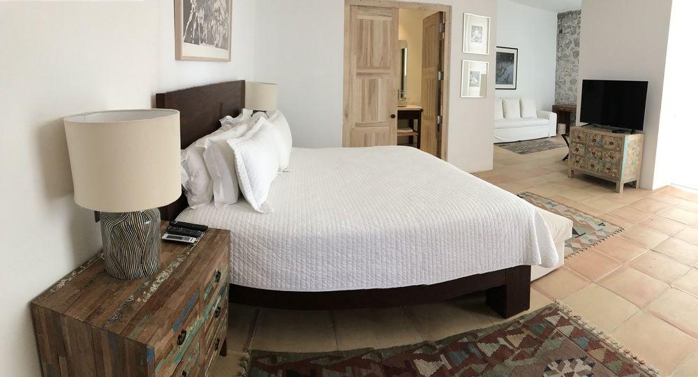 Hotel Boutique Casareyna Puebla Exterior foto A bedroom at the Hotel Santa Barbara